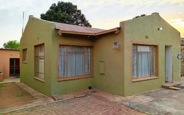 Budget Stays At Olivia Pines Guesthouse