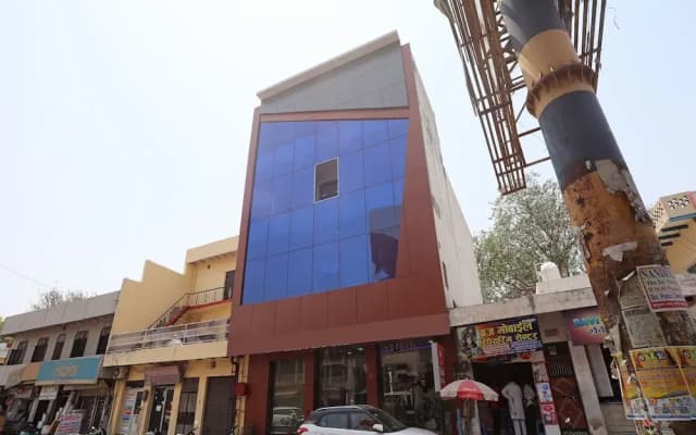 OYO 14949 Hotel Shashi Residency