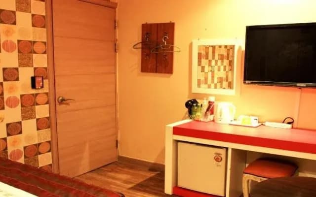 Q Motel