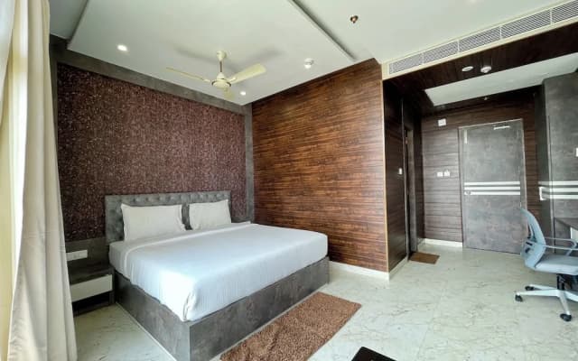 TBS Sea View - Full AC- Pool & Breakfast