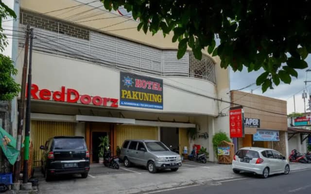 RedDoorz near Tugu Yogyakarta