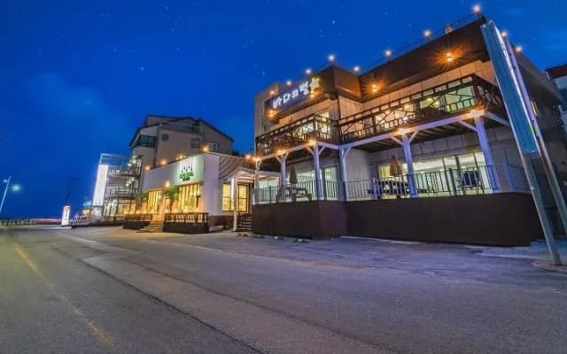 Gangneung Badauibyeol Pension