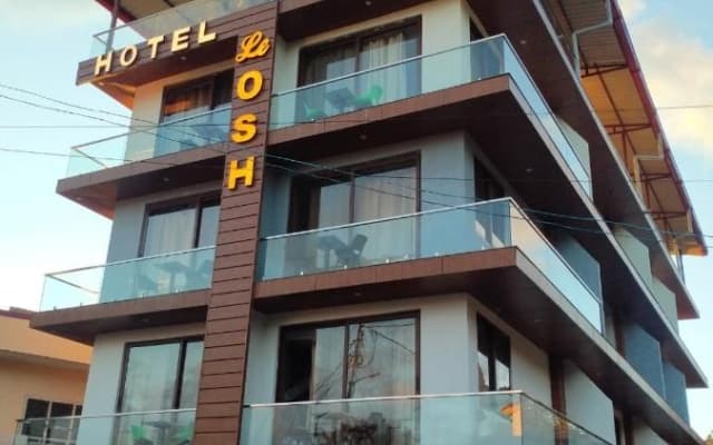 Hotel Leosh Lansdwone