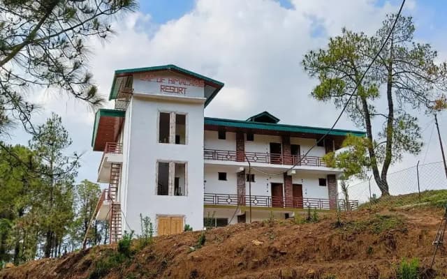 Lap Of Himalayas Resort