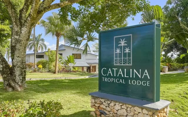 Catalina Tropical Lodge