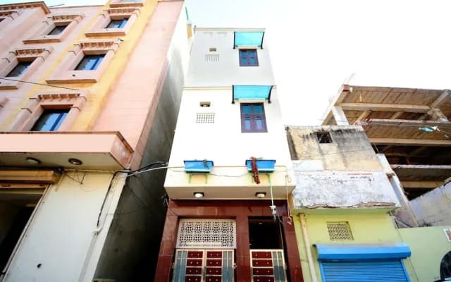 Leela Residency By OYO Rooms