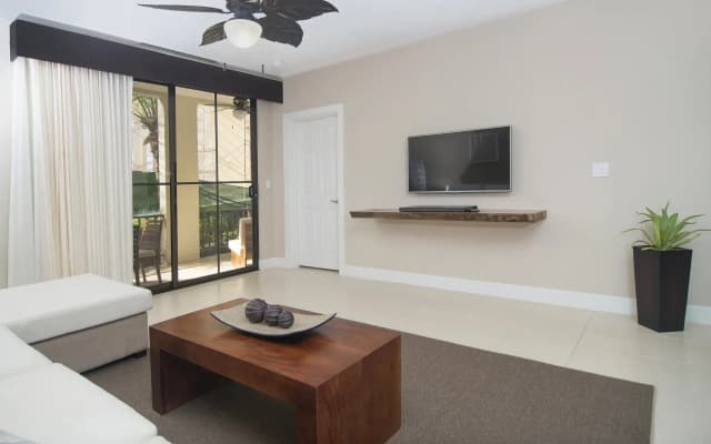 Breeze Private Residence Club