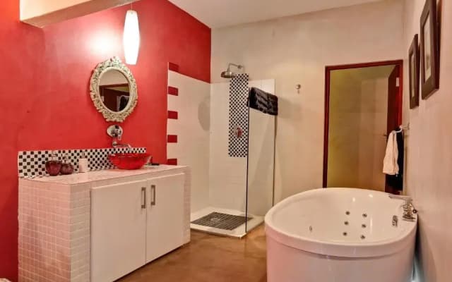 Bramasole Boutique Hotel