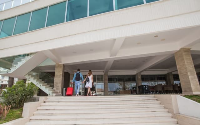 Conference & SPA Resort Sato (9km from Bar)