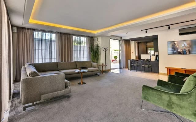 Avanti Hotel & Spa