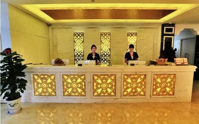 Shidongjin Art Hotel (Xixia Yigao Branch)