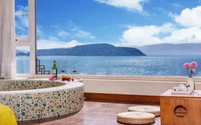 Duskfall Seaside Villa · Sea View Retreat
