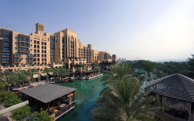 Отель Jumeirah Mina Al Salam