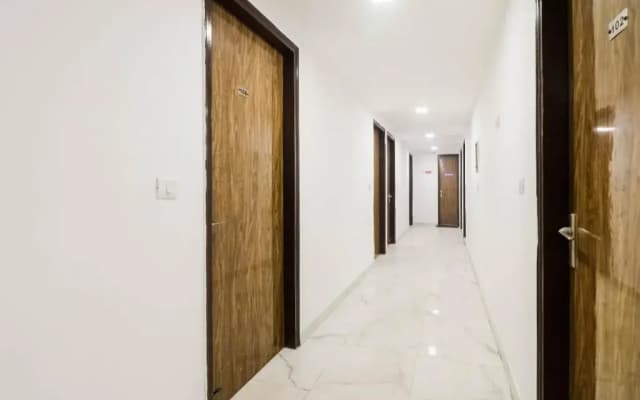 Gour Plaza by OYO Rooms