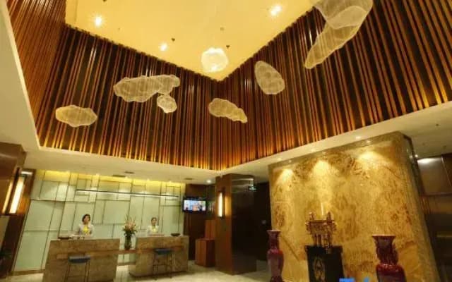 Elong R.YUN Hotel (Zhengzhou East Station Zhengdong Business Center)