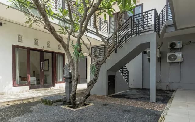 Azalea Homestay & Villa