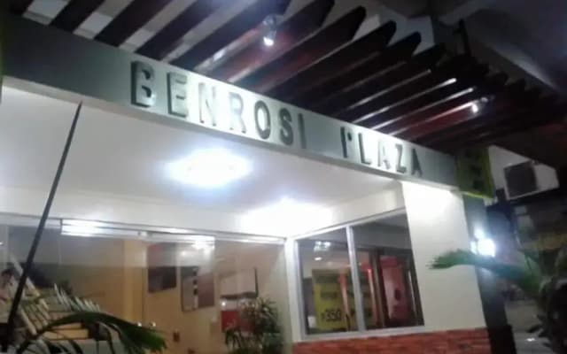 Ekonumi Rooms at Benrosi Plaza