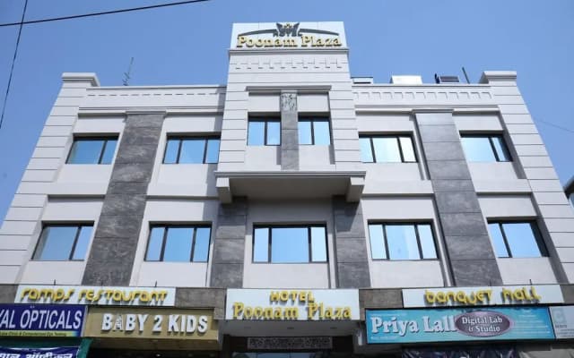 Hotel Poonam Plaza