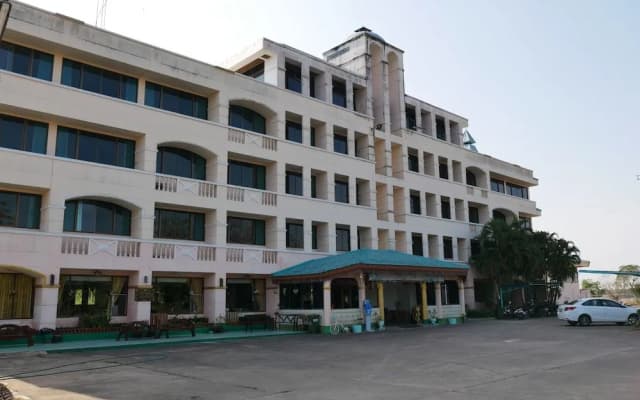 Royal Jommanee Hotel