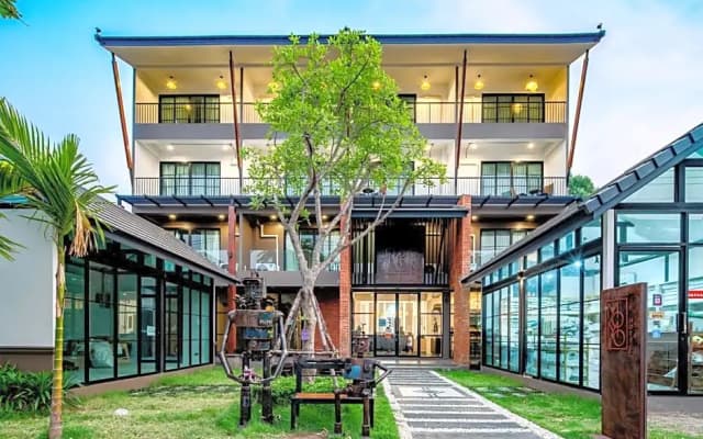 Momo Hotel