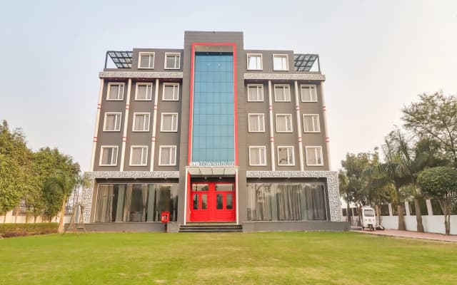 Super Townhouse Jashn