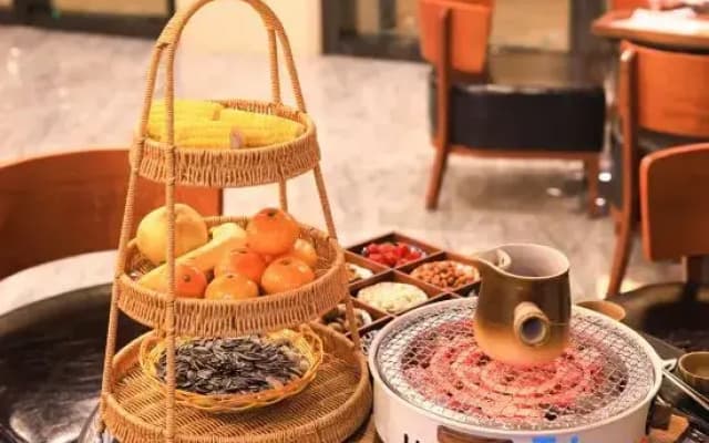 Barluna Hotel (Yanji Yanbian University West Market Branch)