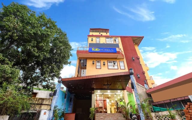 Fabhotel J Sons