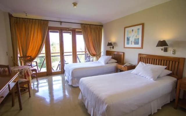 Hotel y Cabañas Punta Larga - Caja Los Andes