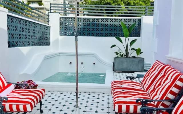 Petit Pineapple House Villa & Guesthouse