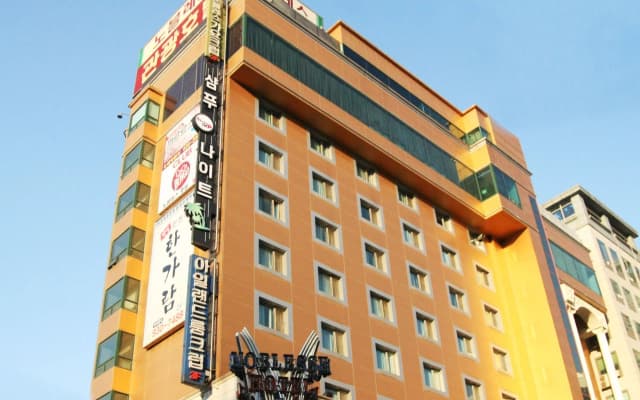 Noblesse Tourist Hotel