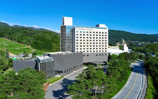 Phoenix Park Resort, Hotel & Condominium