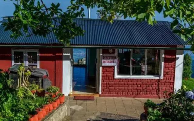 GreenLands Youth Hostel And International Tourist Home