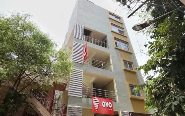 OYO 4767 Royal Park