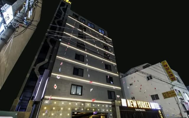 New Yorker Hotel