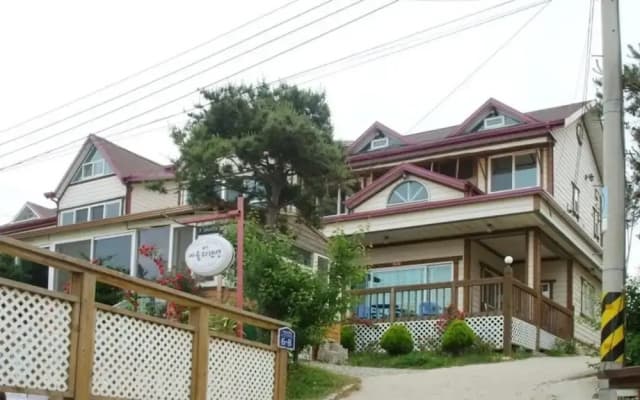 Hwaseong Yeoulteo Pension(여울터펜션)