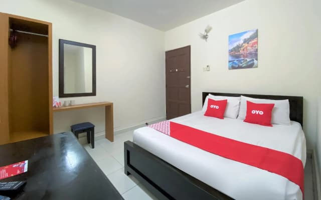 OYO 90159 Zahaar Hotel