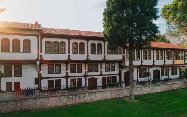 Bayezid Han Konak