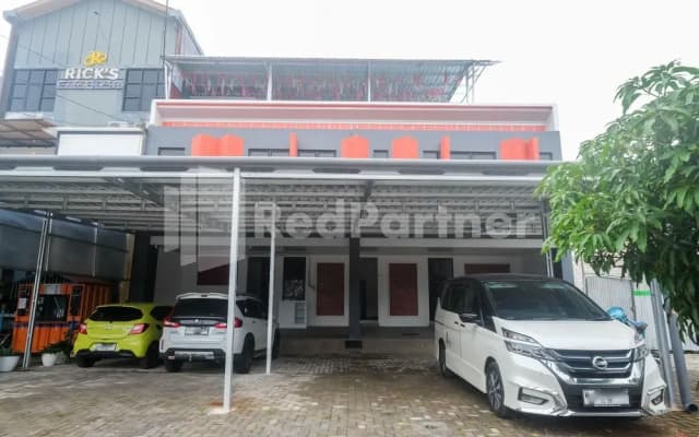River House Mitra RedDoorz