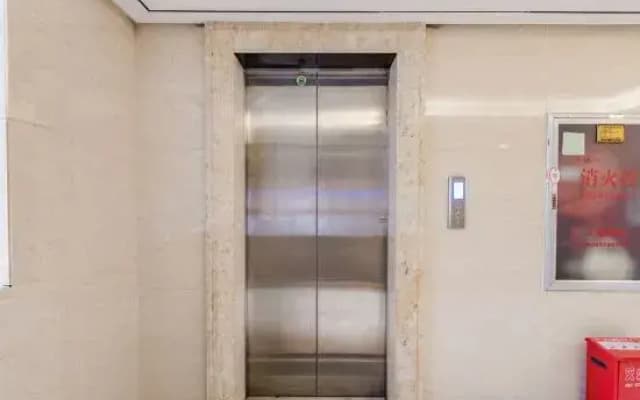 Yuexi Boutique Hotel (Xinyang East Railway Station Evergrande Plaza)