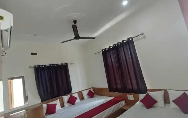 Ladlee Palace Guest House