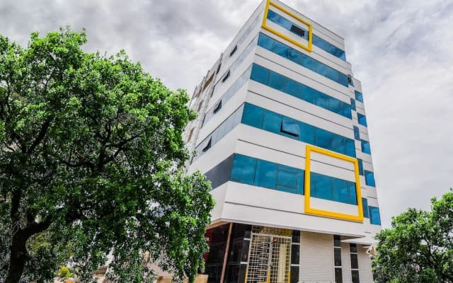 Raajas Grand by OYO Rooms