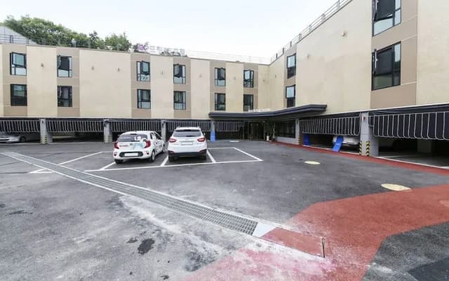 Docking Hotel