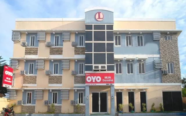 Vaccinated Staff - OYO 525 Mlin Dormitel