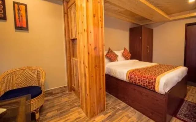 RoseDell Inn