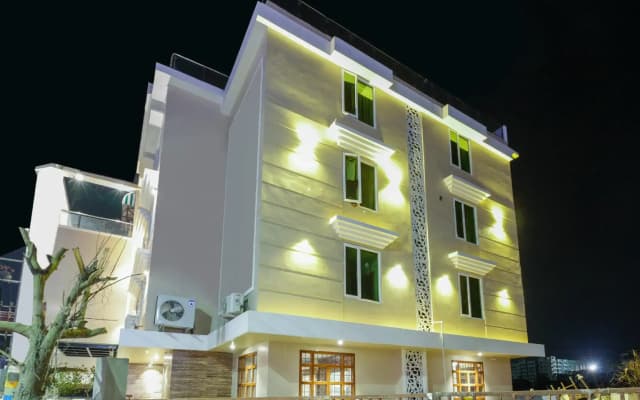 OYO Flagship 48845 Laxmi Residency