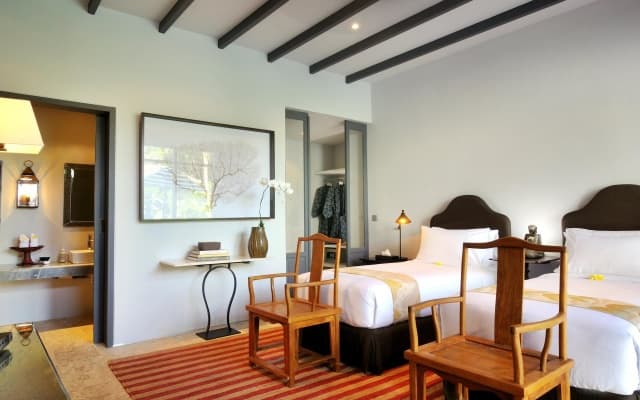 Room & Vespa Suite 1