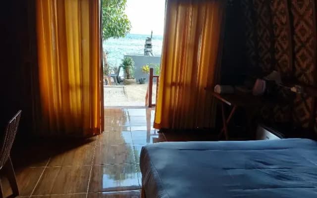 Road Beach Homestay by ZUZU