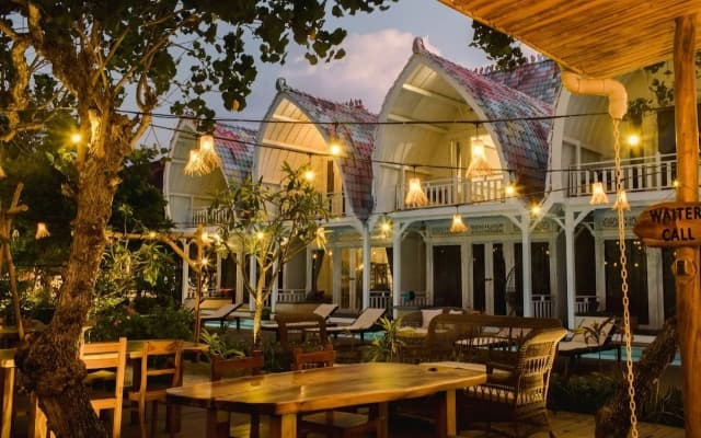 Mambo Beach Resort