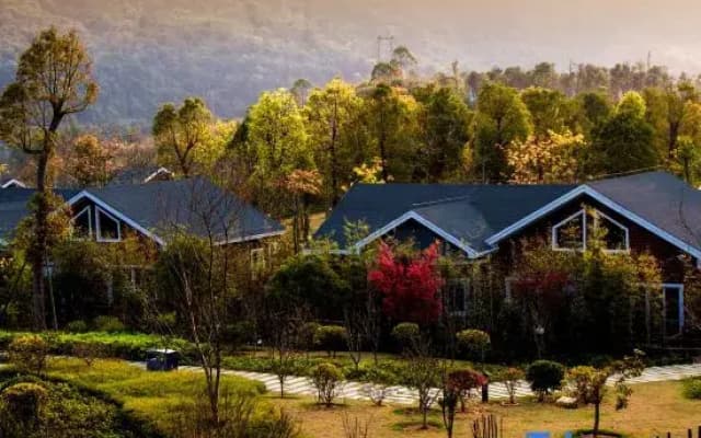 Shili Blue Mountain Mansion