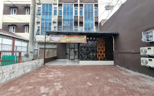 OYO 90874 Millenium Inn 2